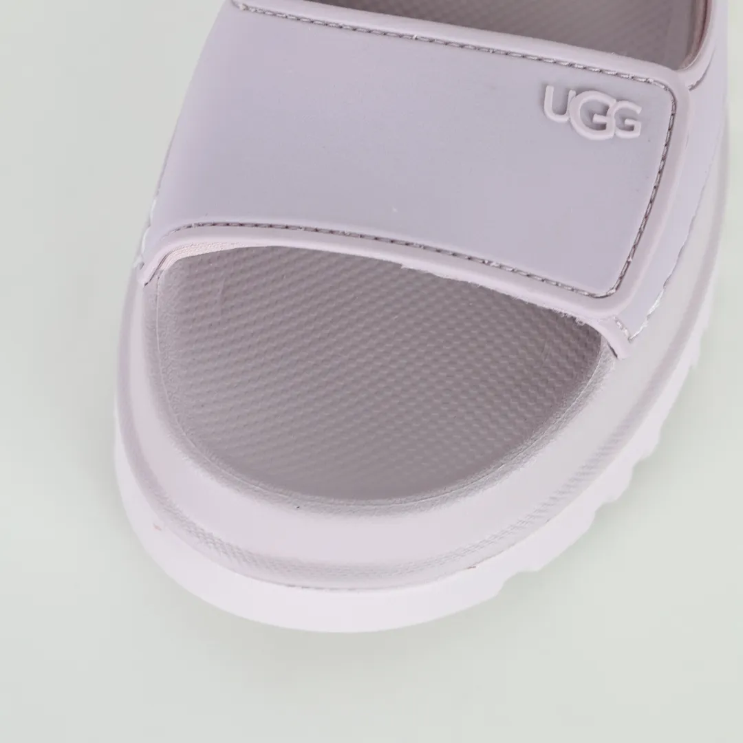 Copy price 💰560 Core recommendation Good price UGG Velcro slippers sandals summer versatile slippers soft sole non-slip beach thick sole casual elegant sandals The style of UGG sandals is really nice. It is suitable for all ages. The soles are made of super lightweight EVA foam. The classic material of U family can be said to be "light" to let you enjoy a different naked feeling. It is one of the most worth buying sandals in history. I guarantee you will not regret the series. Original OEM production Y products are available now. Size: 35 36 37 38 39 40